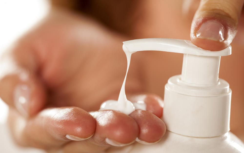 Koronavirüs nedeniyle sık yıkadığımız ellerimizi egzamadan nasıl koruruz?